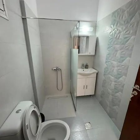 Апартаменты Lakeside Escape Озеро Вульягмени