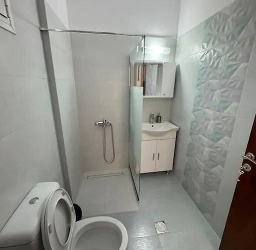 公寓 Lakeside Escape 沃里亚戈米尼湖